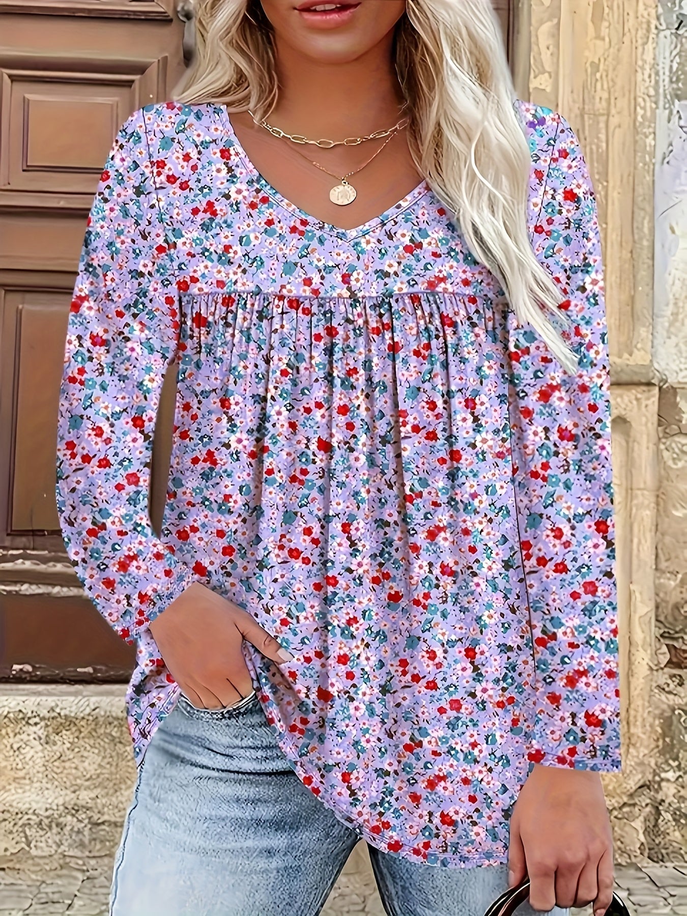 Zoey&Rose | Women's Blouse with Floral Print - V-neck Plus Size