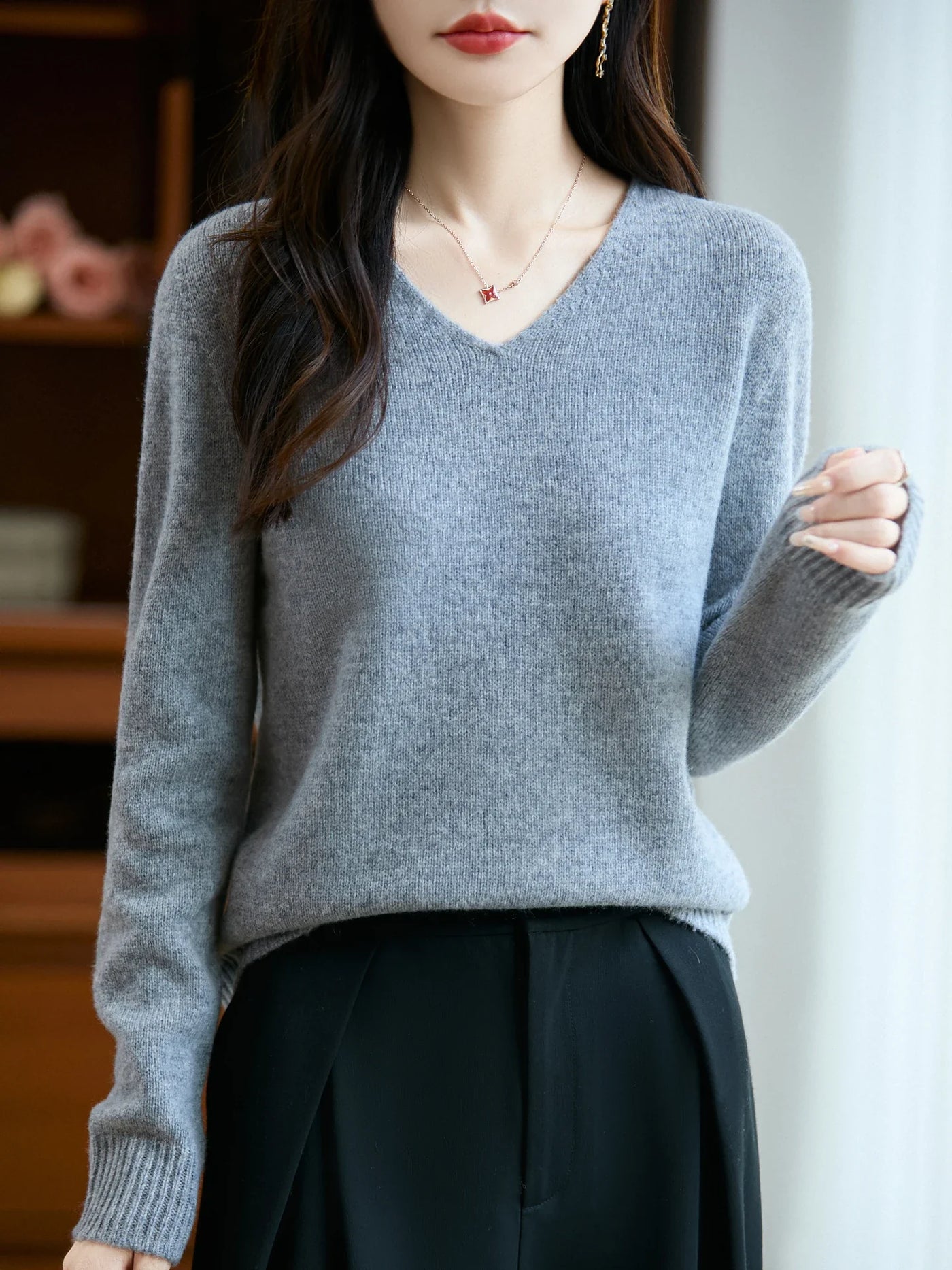Lucie | Luxurious Cashmere Blend V-Neck Sweater