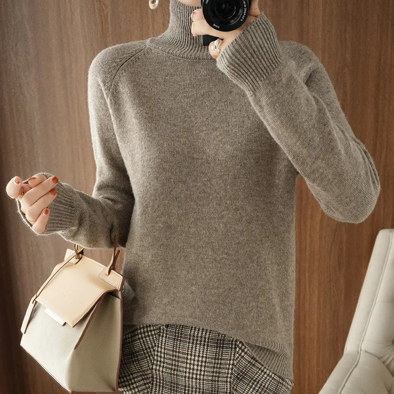 Clara | Luxurious Fine Knit Soft Turtleneck Sweater