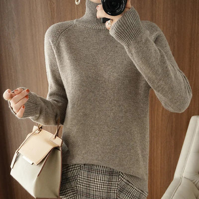 Clara | Luxurious Fine Knit Soft Turtleneck Sweater