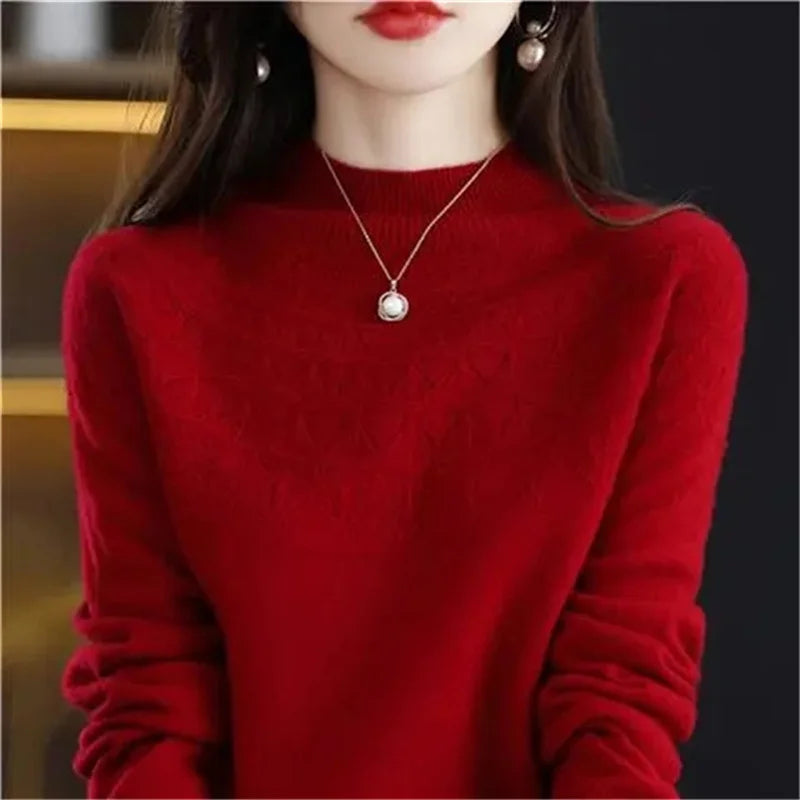 Isaline | Elegant Fine Knit Sweater with Subtle Design