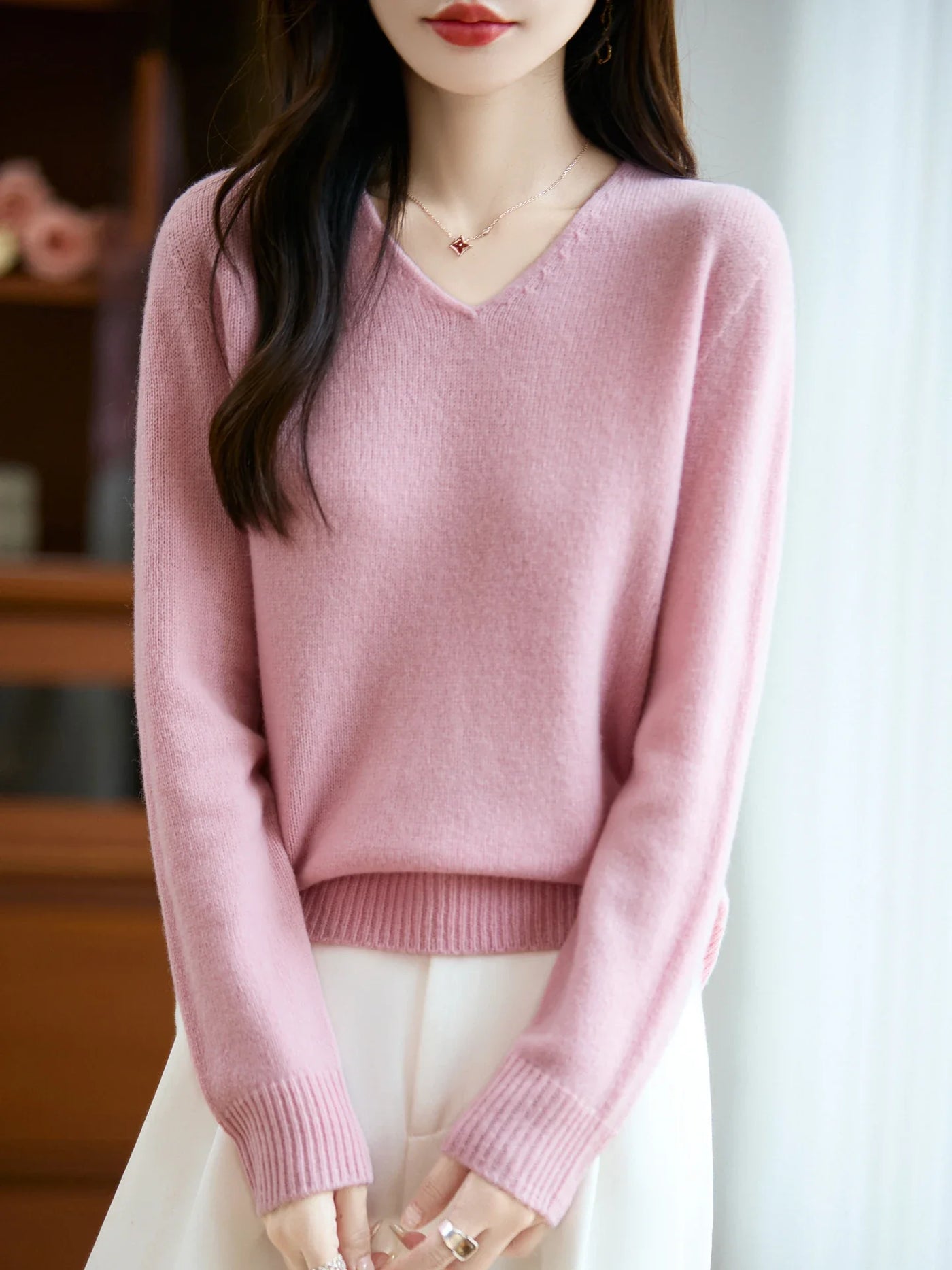 Lucie | Luxurious Cashmere Blend V-Neck Sweater