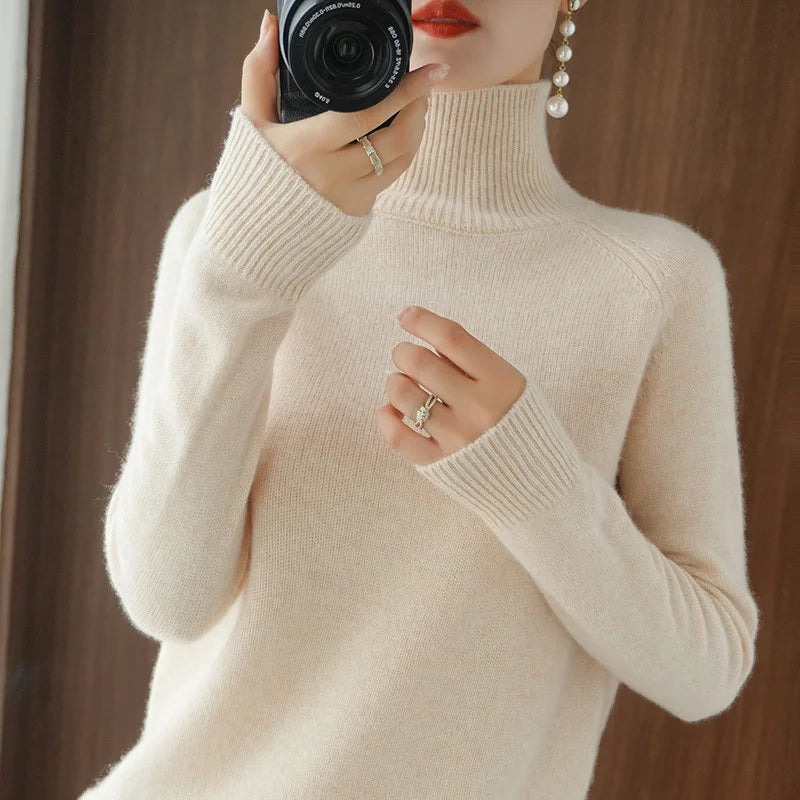Clara | Luxurious Fine Knit Soft Turtleneck Sweater