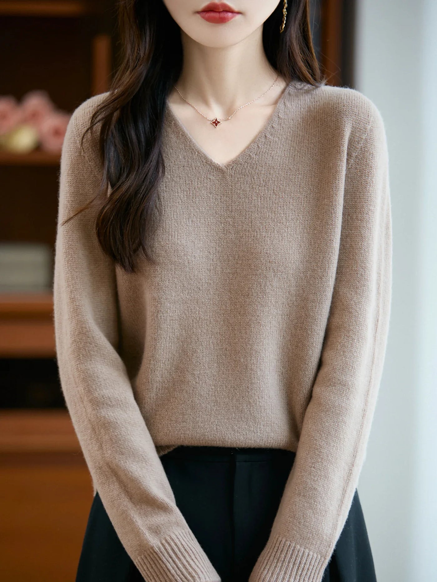 Lucie | Luxurious Cashmere Blend V-Neck Sweater