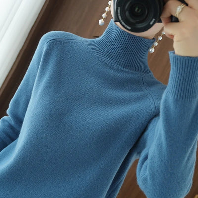 Clara | Luxurious Fine Knit Soft Turtleneck Sweater