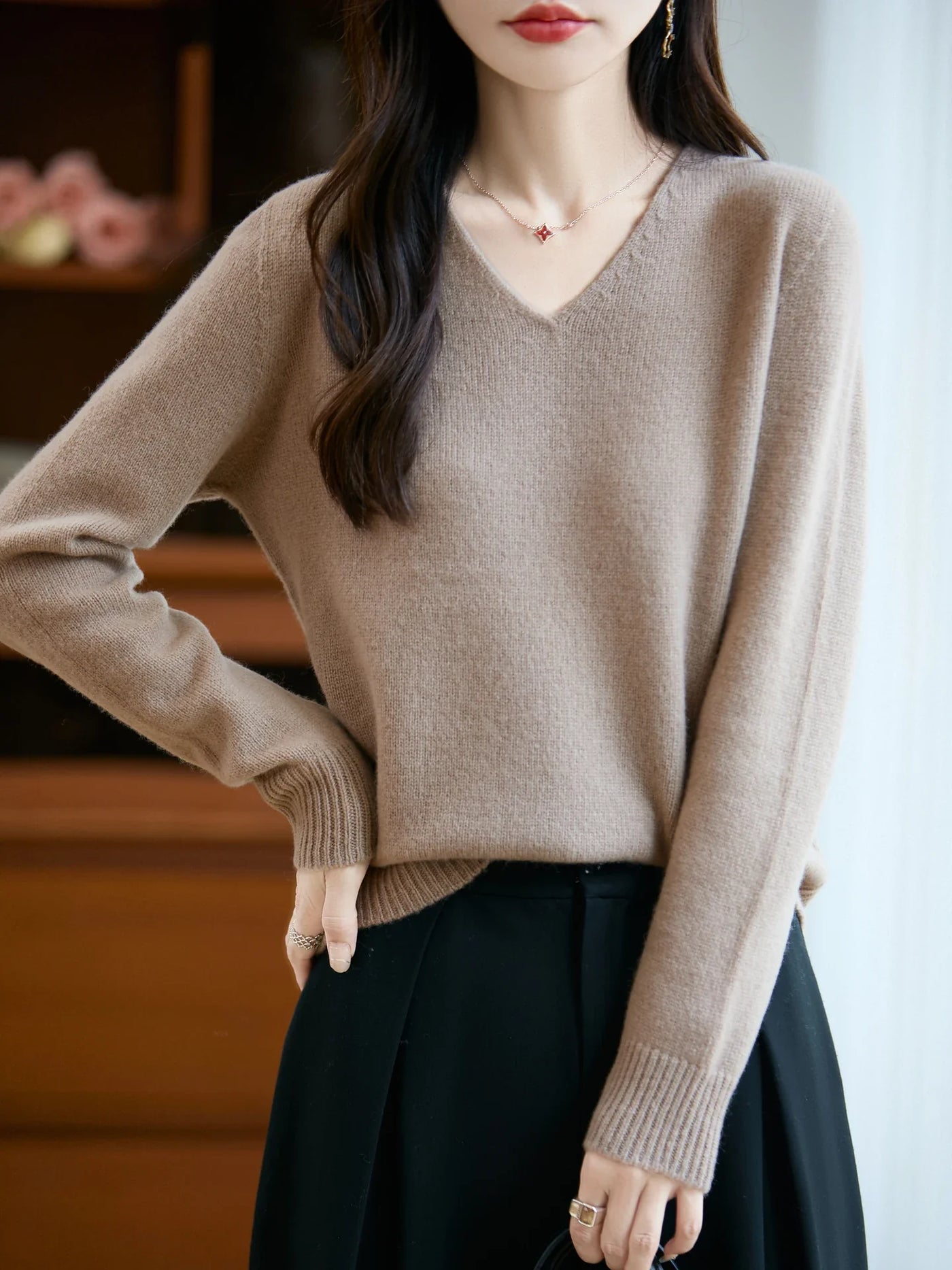 Lucie | Luxurious Cashmere Blend V-Neck Sweater
