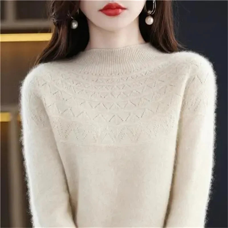 Isaline | Elegant Fine Knit Sweater with Subtle Design