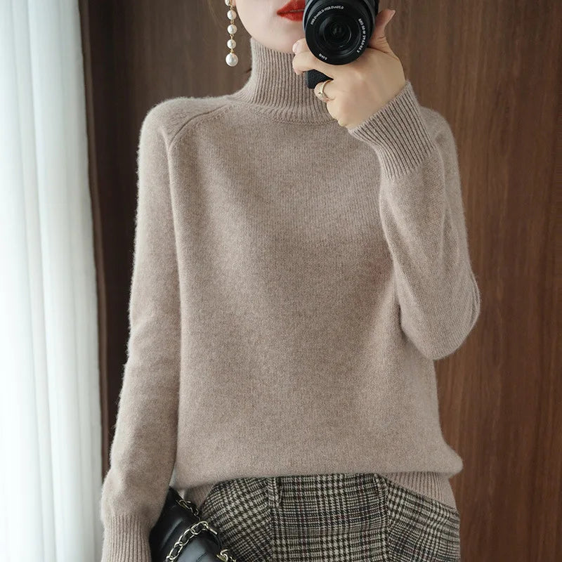 Clara | Luxurious Fine Knit Soft Turtleneck Sweater