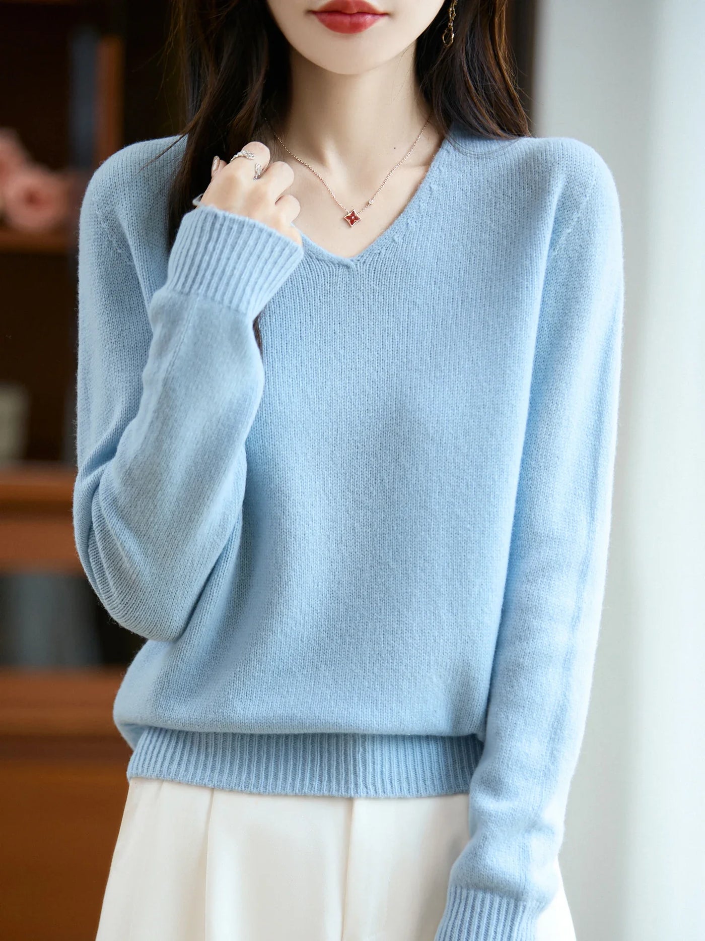 Lucie | Luxurious Cashmere Blend V-Neck Sweater