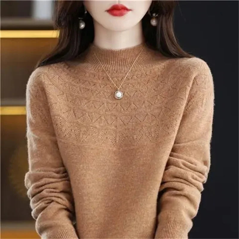 Isaline | Elegant Fine Knit Sweater with Subtle Design