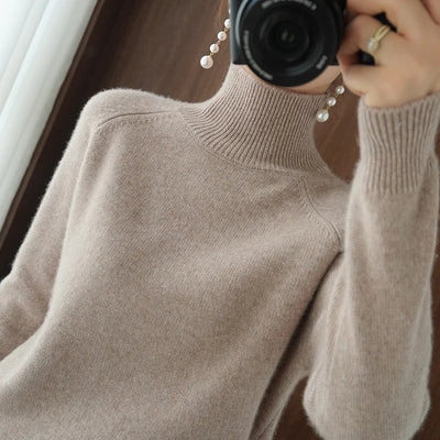 Clara | Luxurious Fine Knit Soft Turtleneck Sweater