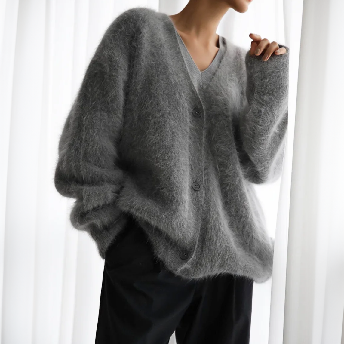 Dahlia - Chic Oversized Cardigan