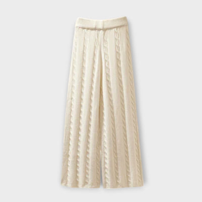 Eline | Comfortable and Relaxed Ensemble