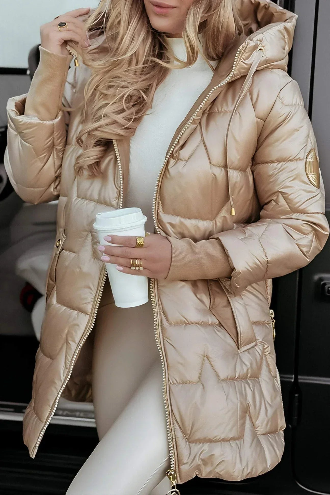 Nolwen - Elegant Winter Coat with Hood and Padding