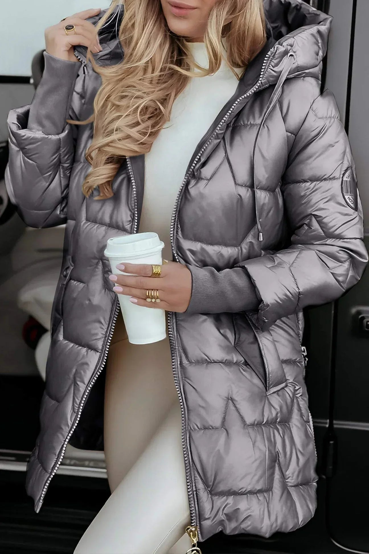 Nolwen - Elegant Winter Coat with Hood and Padding